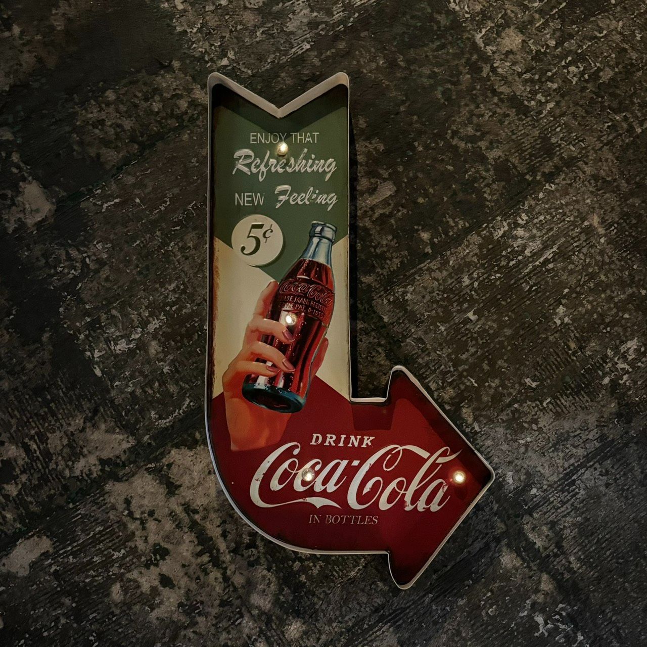 Coca-Cola コカ・コーラ メタルサイン ブリキ看板 豆電球付き 矢印型