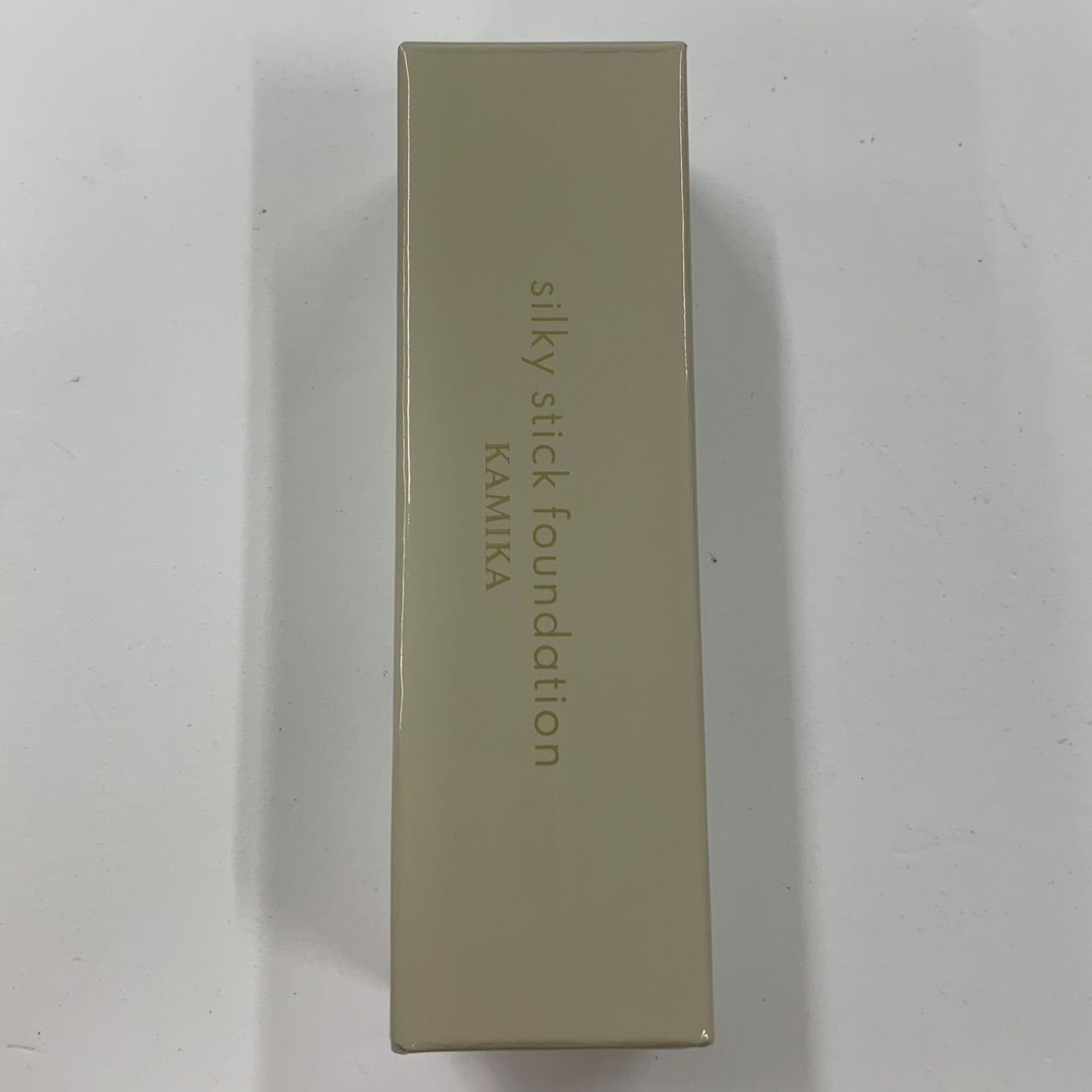 L2024 KAMIKA カミカ シルキースティックファンデーション ベージュ