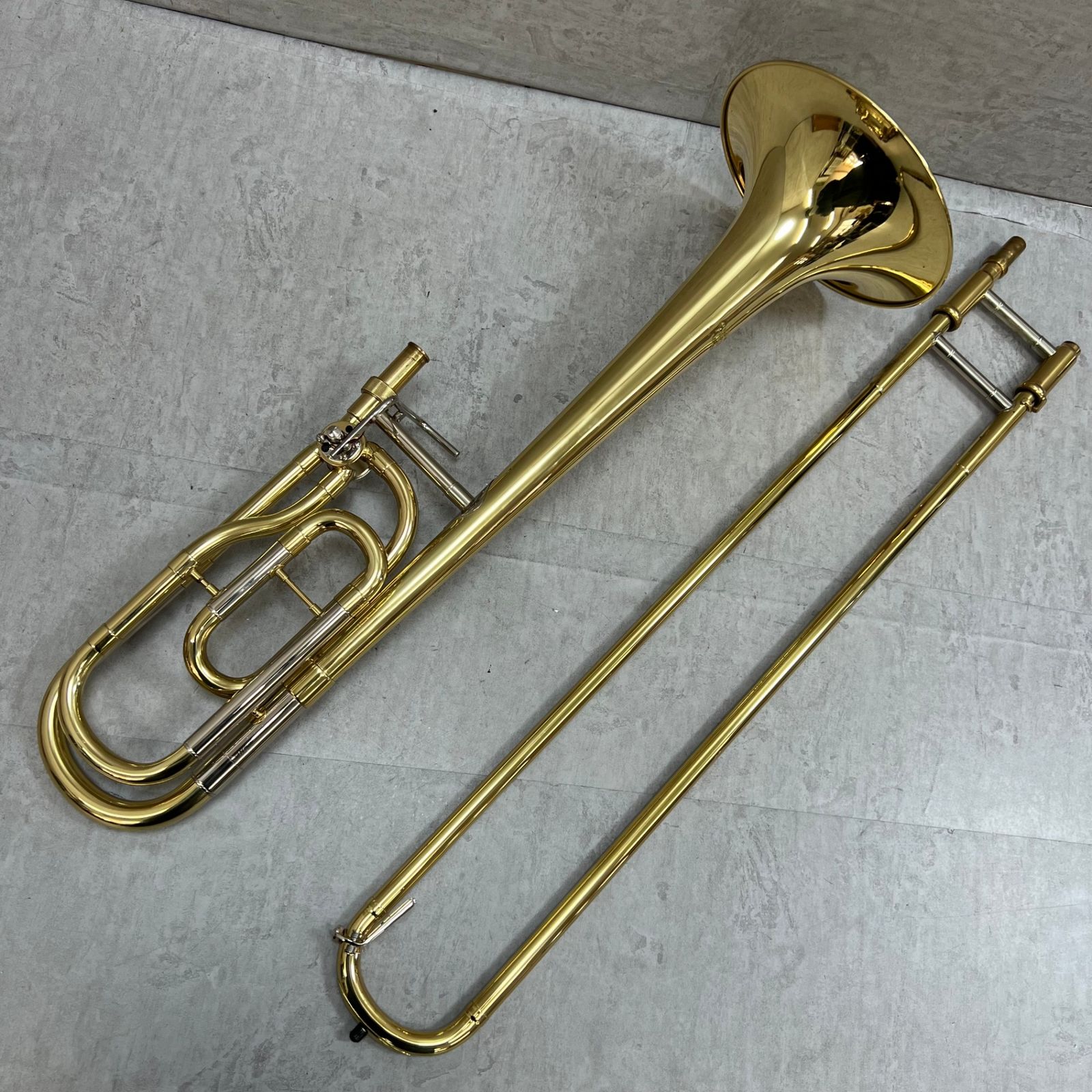 ジェイマイケル テナーバストロンボーン ラッカー セミハードケース 金