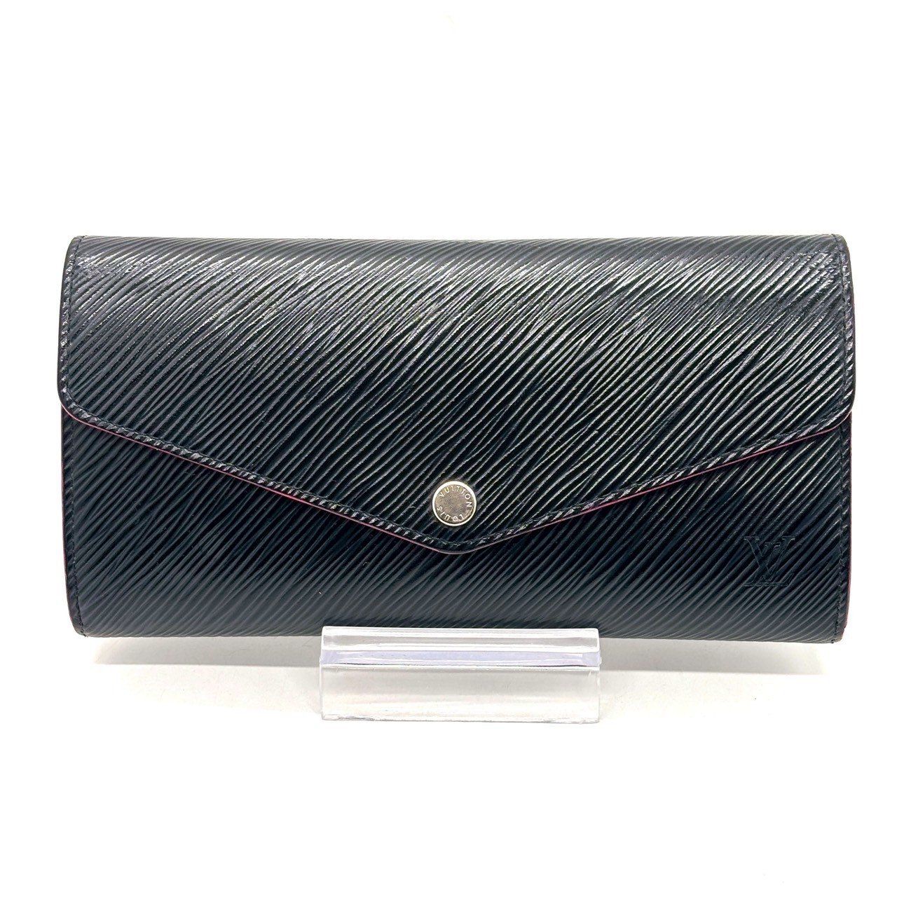 内側にだけ、私の色✨ LOUIS VUITTON 長財布 エピ ポルトフォイユサラ