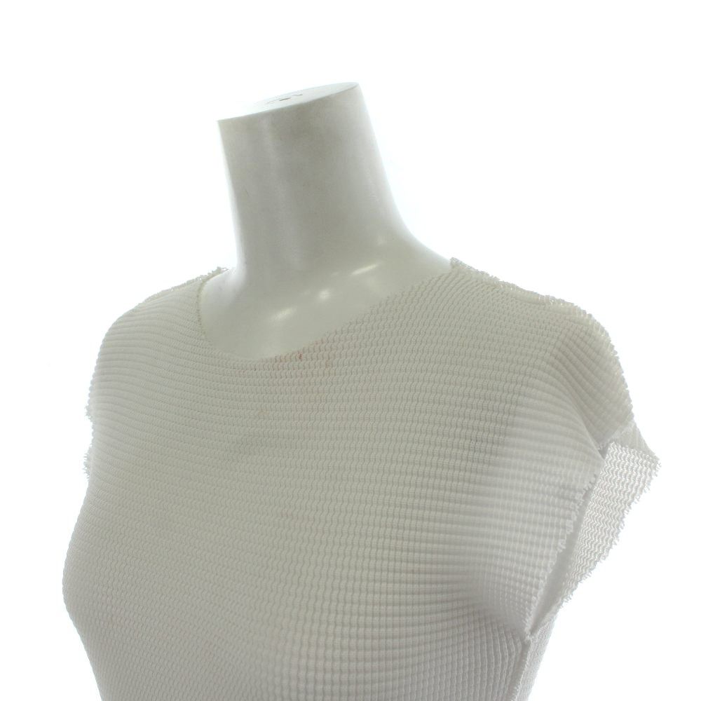 ミーイッセイミヤケ me ISSEY MIYAKE クルーネックノースリーブ