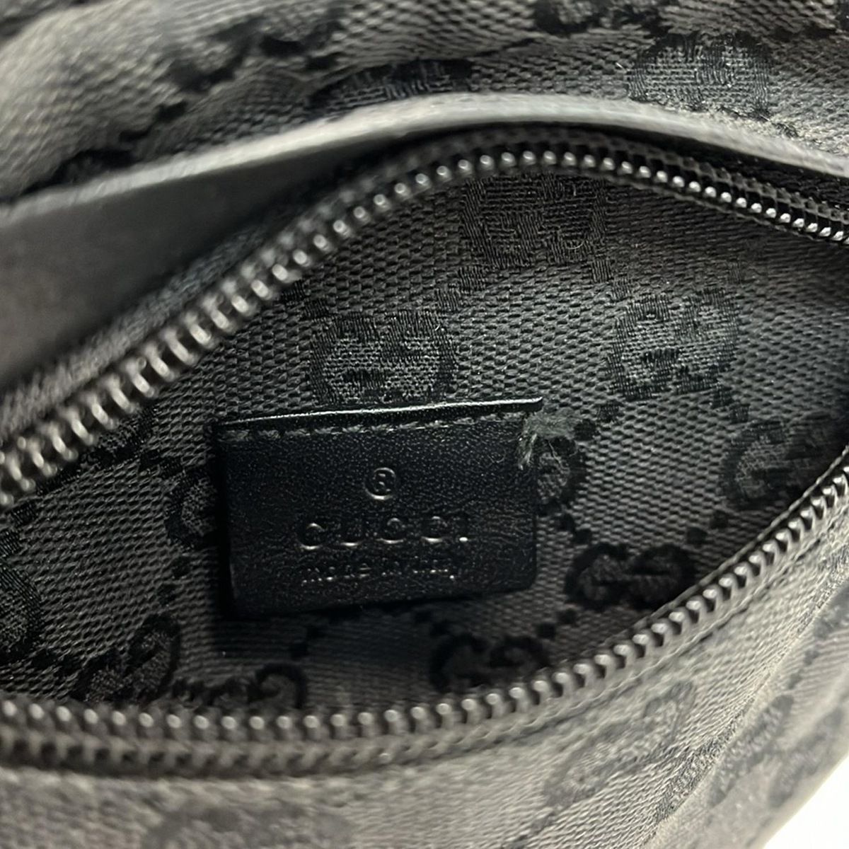 GUCCI グッチ ウエストポーチ GG柄 28566 002058 GUCCI(グッチ) ウエストポーチ GG柄 28566 黒 レザー - メルカリ