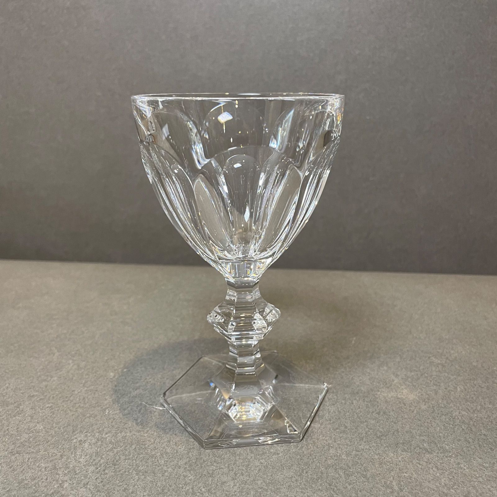 バカラ!! 圧巻 モデル アルクール HARCOURT!! 上級幅広カット装飾 重厚ワイングラス