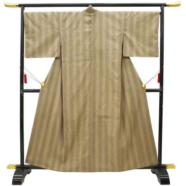 【しつけ付き未使用】彩縞紬 正絹 ◇秋冬におすすめカジュアルなお出かけに しつけ付き未使用】彩縞紬 正絹 ◇秋冬におすすめカジュアルなお出かけ