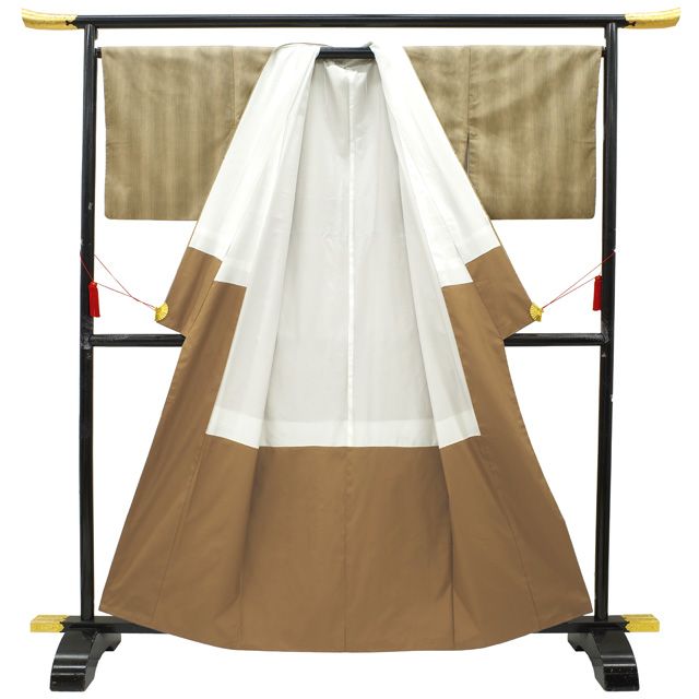 中古】 すごい値！ 紬 袷 着物 リサイクル 十日町 正絹 淡茶 縞 上質