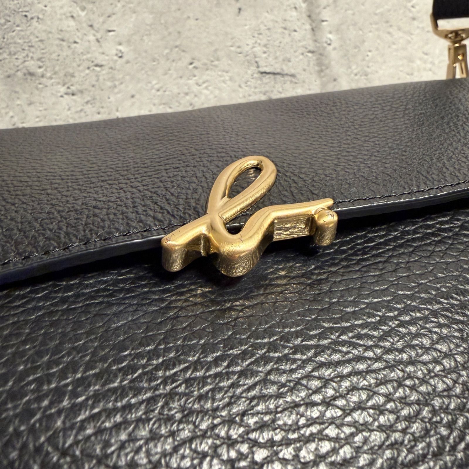 agnes b. アニエスベー レザー ショルダーバッグ ブラック ゴールド