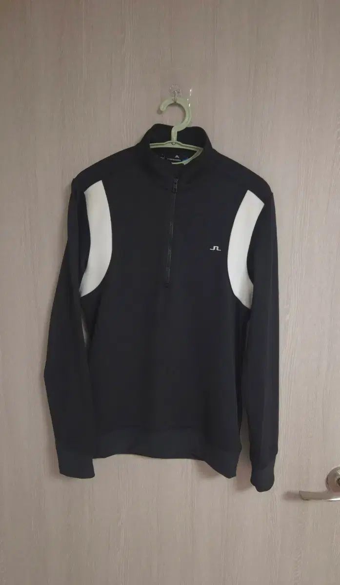 J.LINDEBERG J.リンドバーグ ブラック ジップアップ Tシャツ 90-95