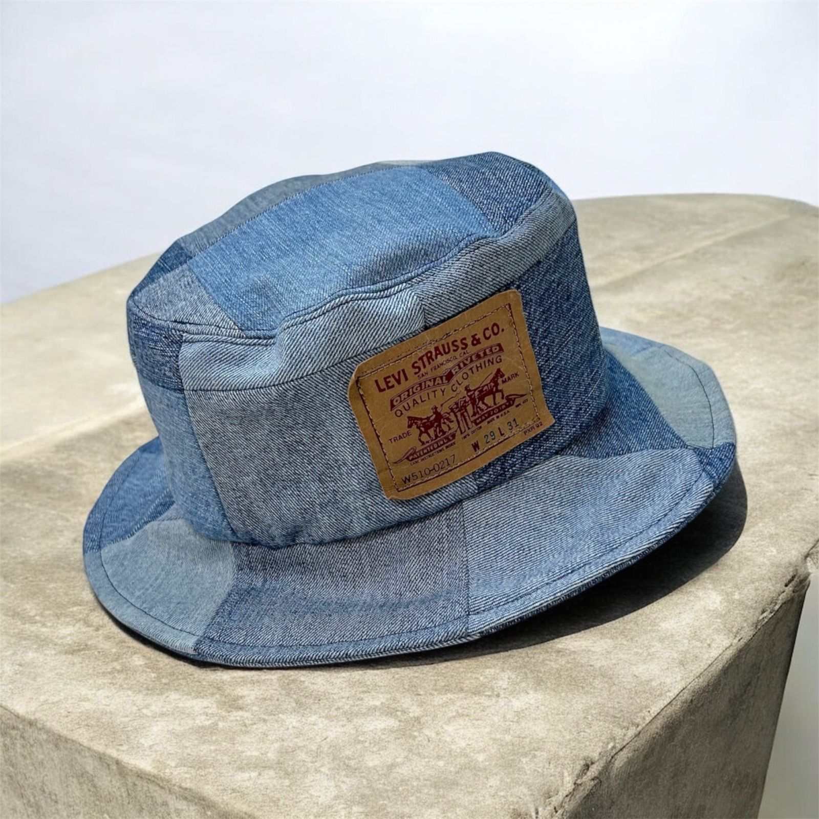 Levi's デニムパッチワーク リメイク バケットハット - メルカリ