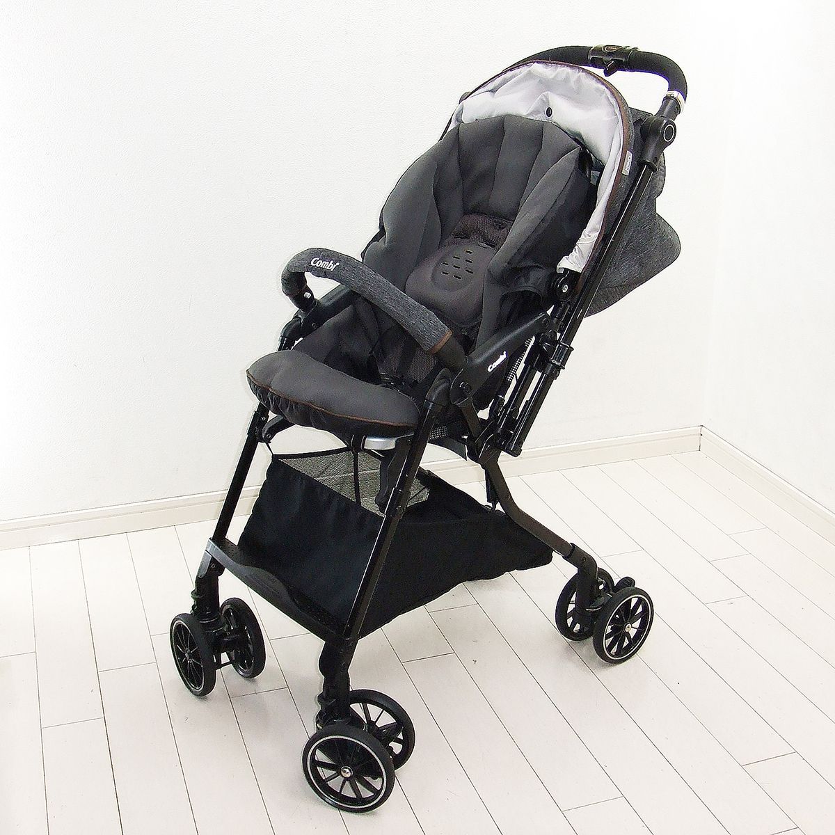 外出・移動用品 美品 ベビーカー コンビ スゴカルα 4キャス compact HT 