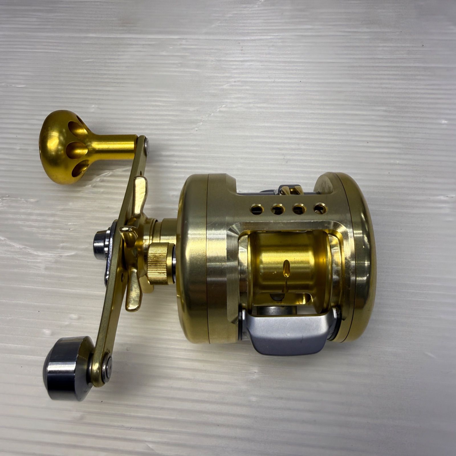 ダイワ DAIWA ミリオネア CV Z 100 SFL ベイトリール 海釣り