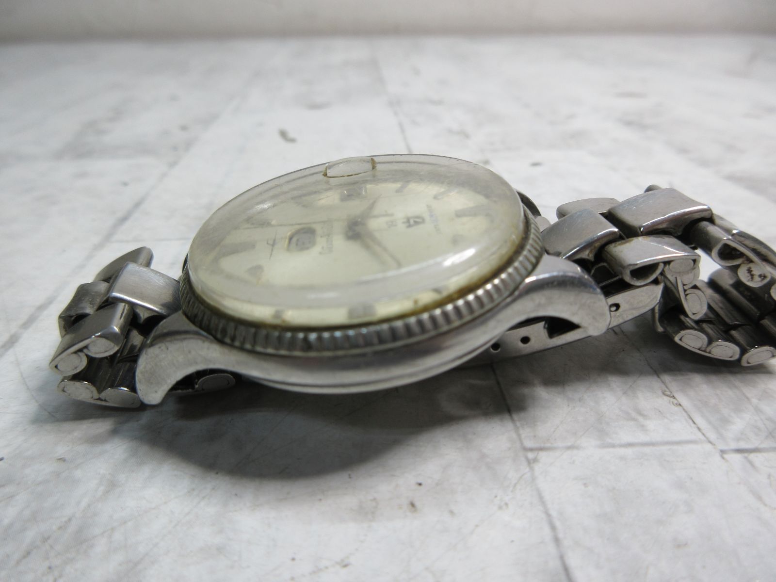 ラウンド 腕時計