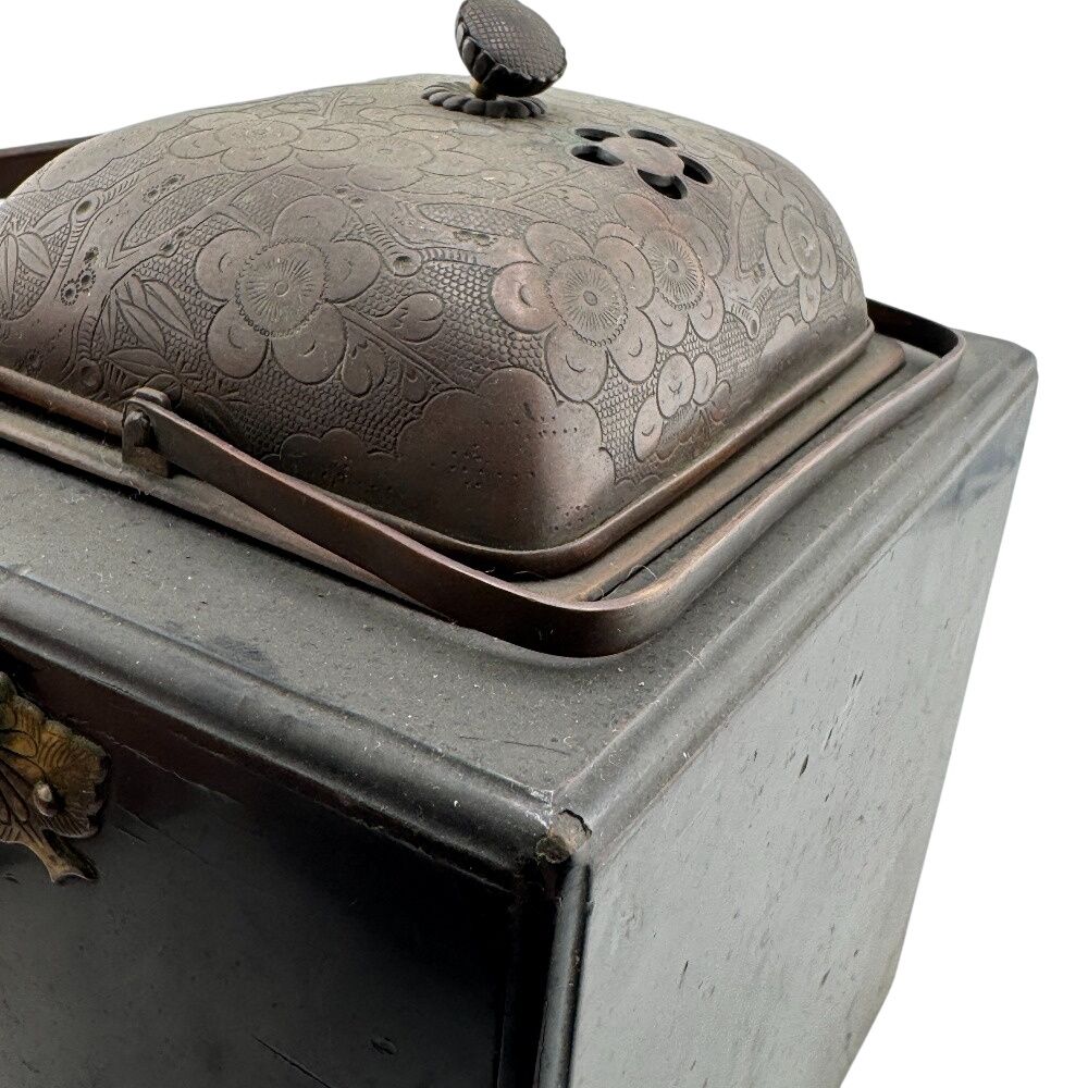 火入れ■古い煙草盆 花唐草紋 灰器 手炉 花器 たばこ盆 古民具 時代物骨董品■ 火入れ□古い煙草盆 花唐草紋 灰器 手炉 花器 たばこ盆 古民具 時代物