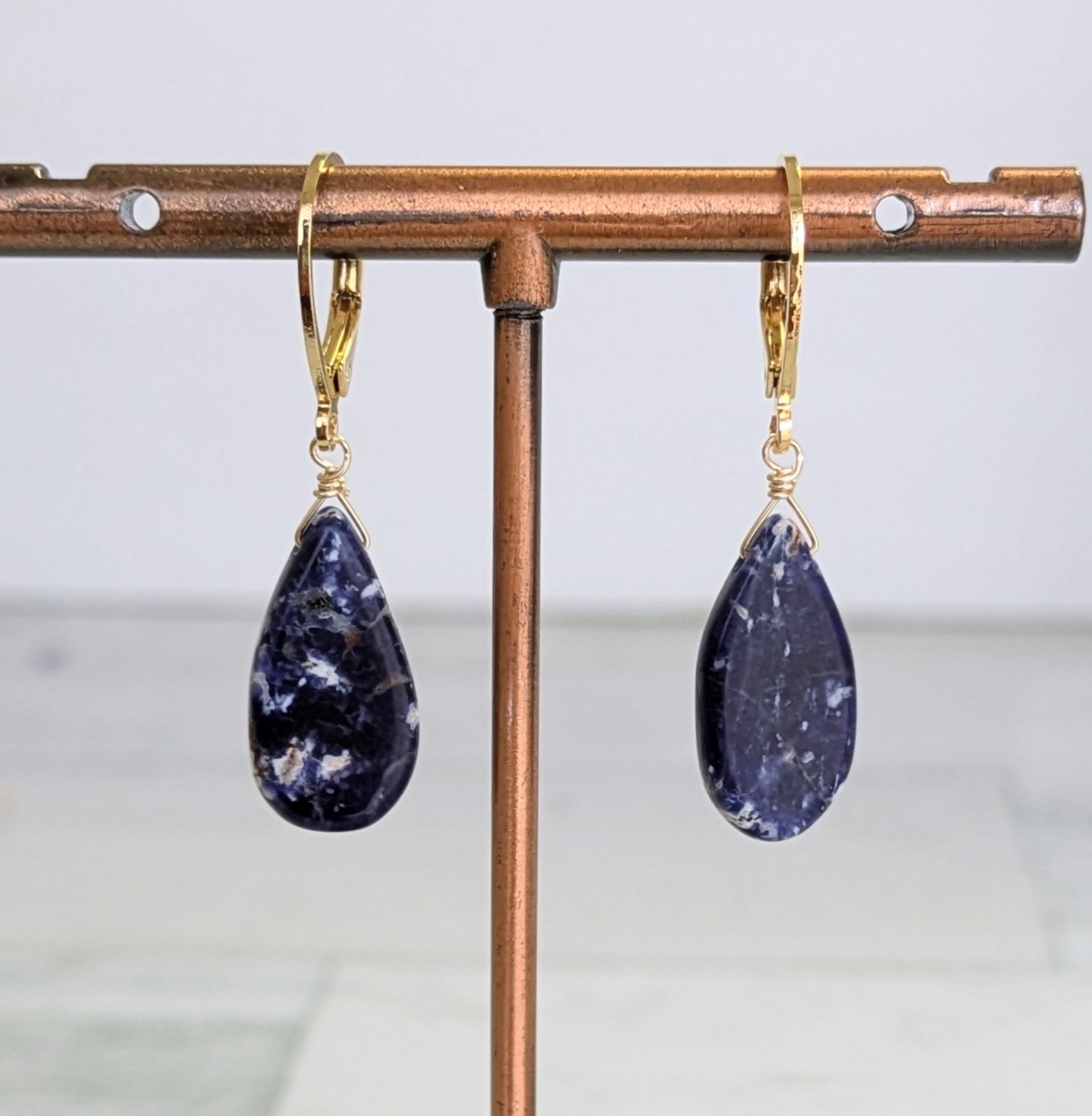 天然石ピアス【ソーダライト】 - メルカリ