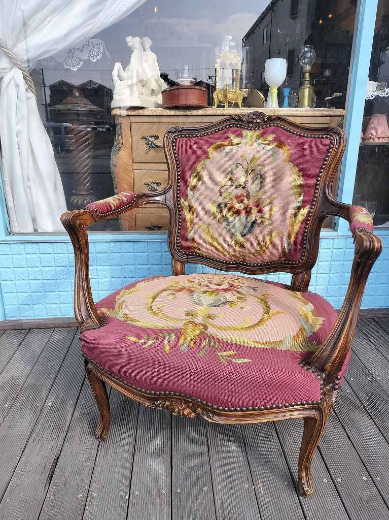 フランス　アンティーク　アームチェア フランス アンティーク 素敵な 刺繍 ファブリック アーム チェア 美品