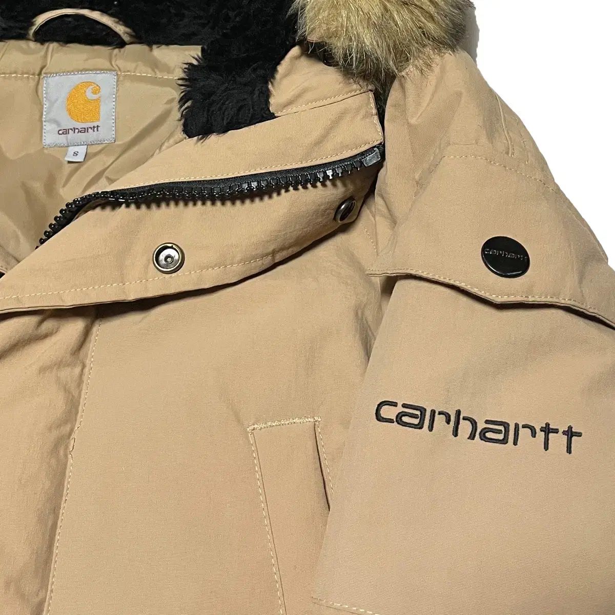 carhartt ベージュ ダウンジャケット 中古・古着通販】CarHartt (カーハート) ダウンジャケット ベージュ