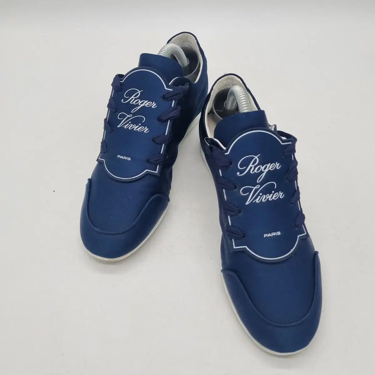 Roger Vivier(ロジェ・ヴィヴィエ) サテン ロゴ スニーカー ネイビー