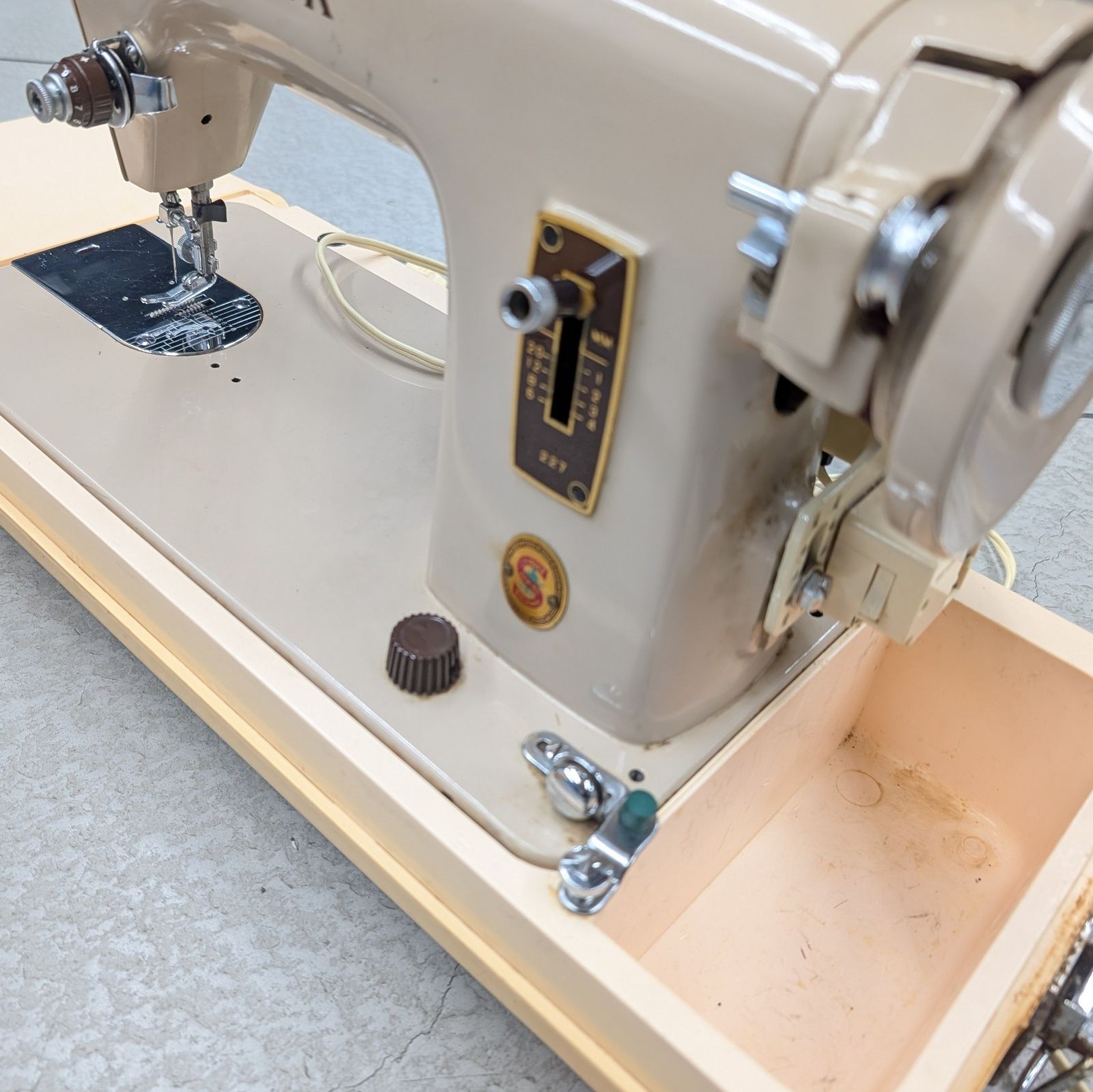Singer レトロミシン 動作品 クリーム色 アンティーク レトロ