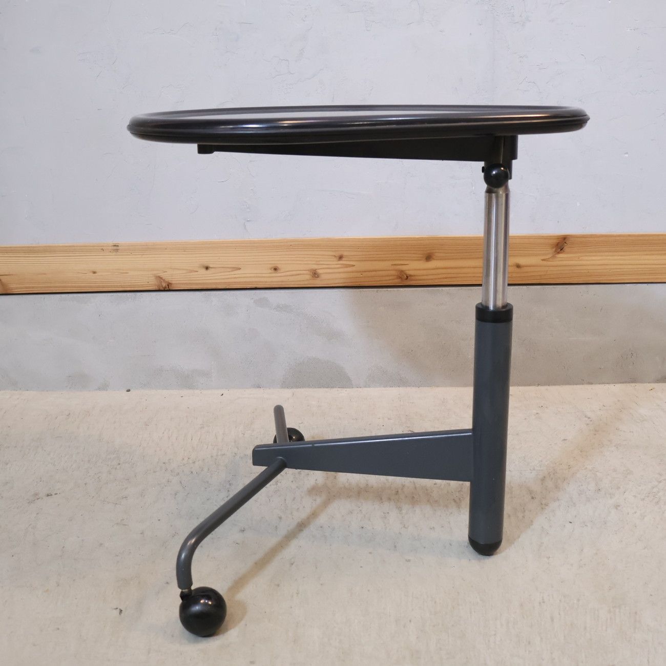 Cassina ixc. カッシーナ・イクスシー KICK キック サイドテーブル