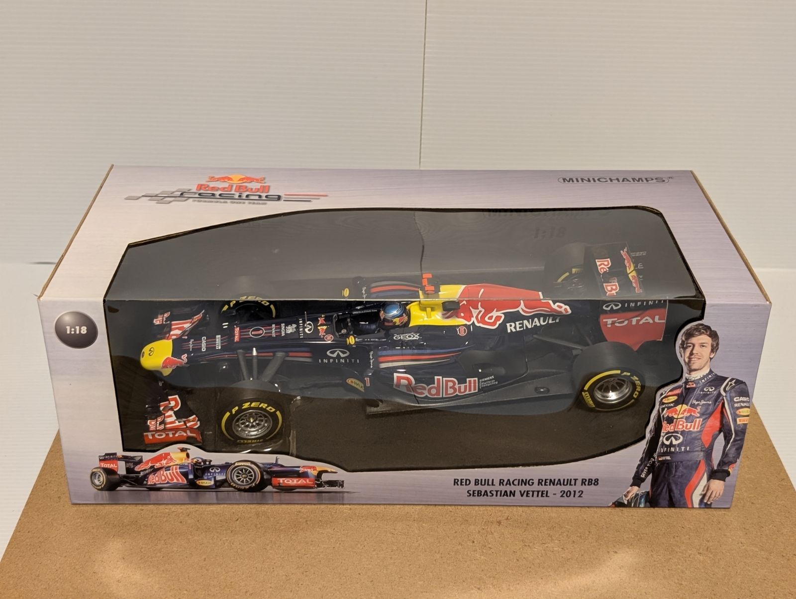 1/18ミニチャンプス レッドブルRB8セバスチャン・ベッテル - メルカリ