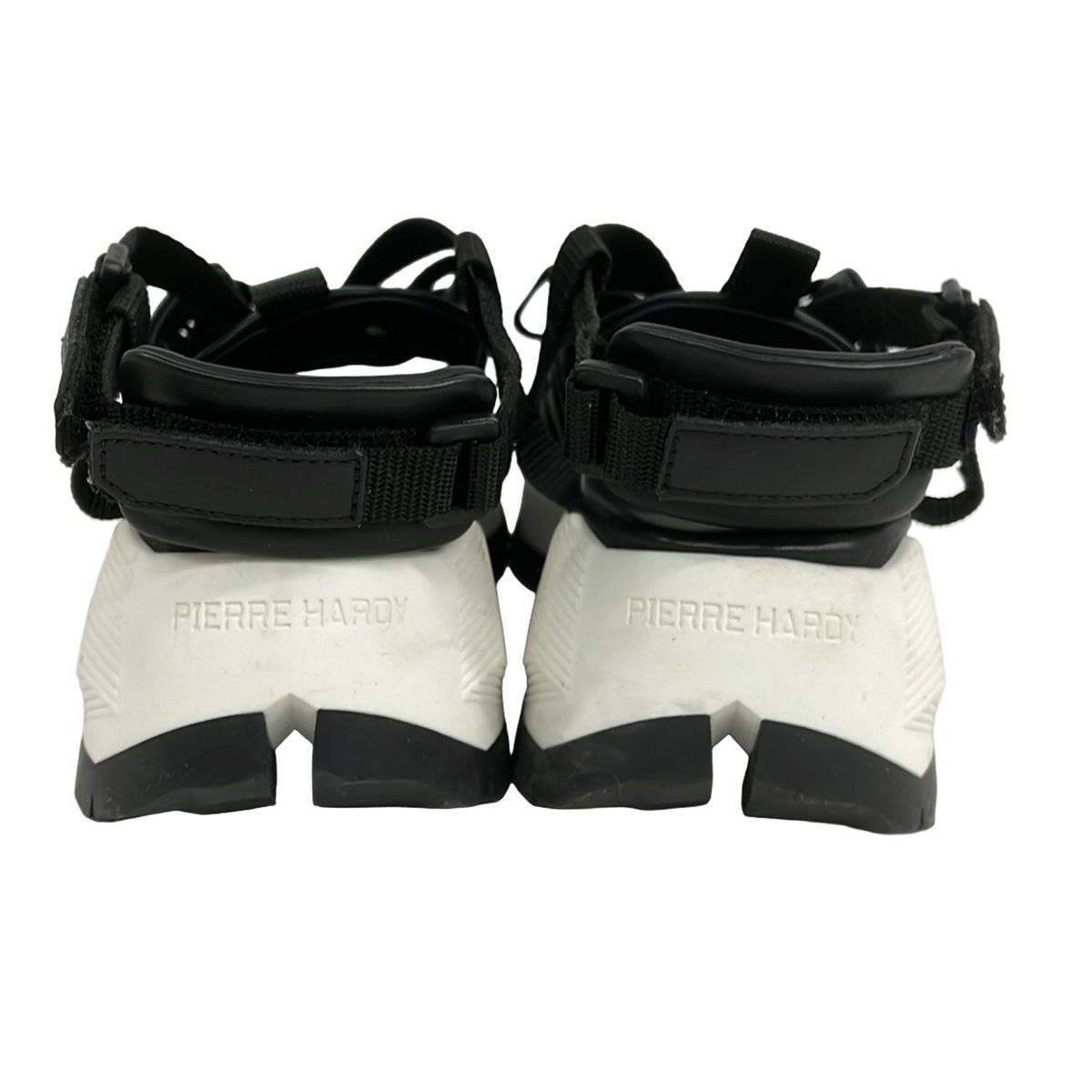 PIERRE HARDY(ピエールアルディ) サンダル 37 レディース美品 - 黒×白