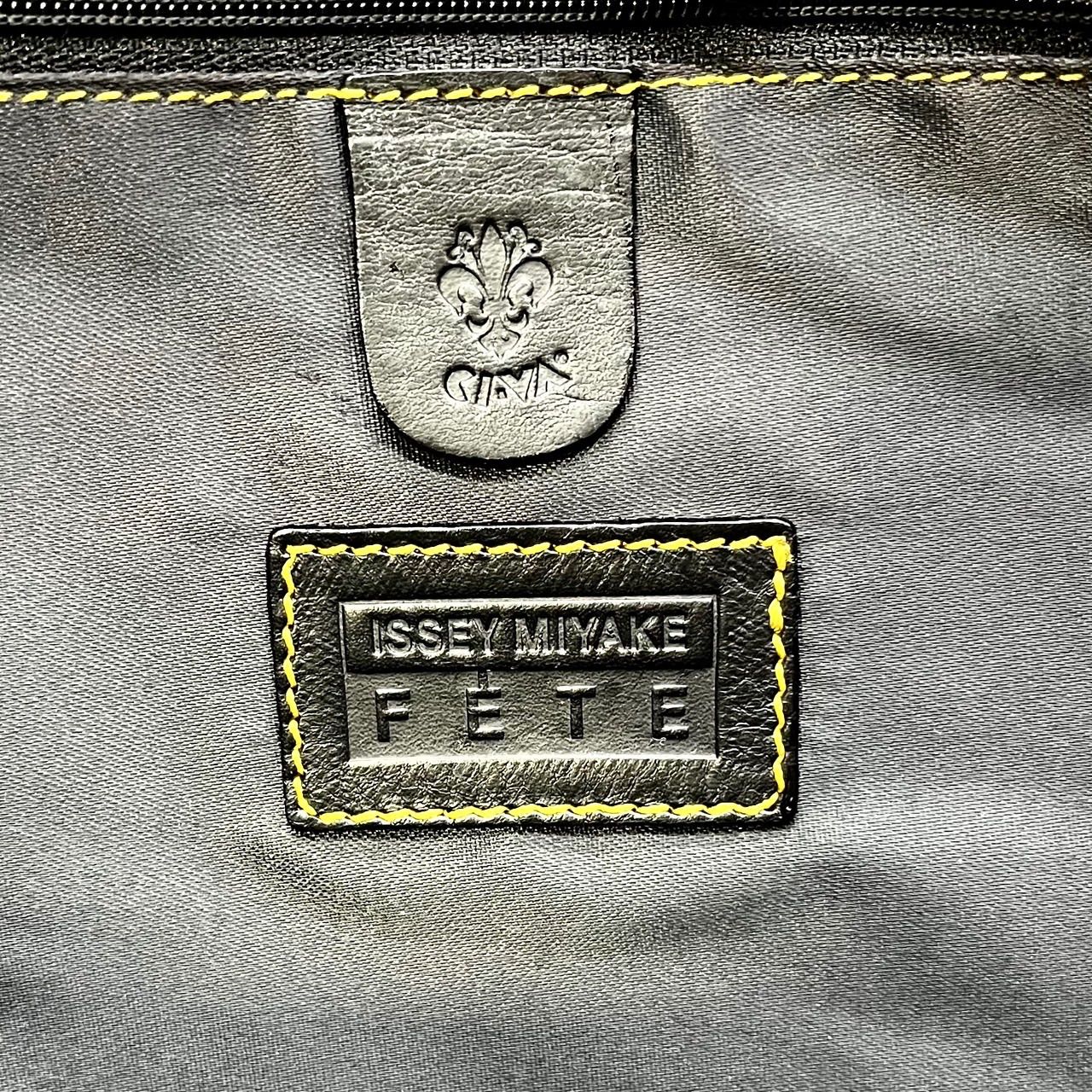 良品】ISSEY MIYAKE イッセイミヤケ 2way ハンドバッグ トートバッグ