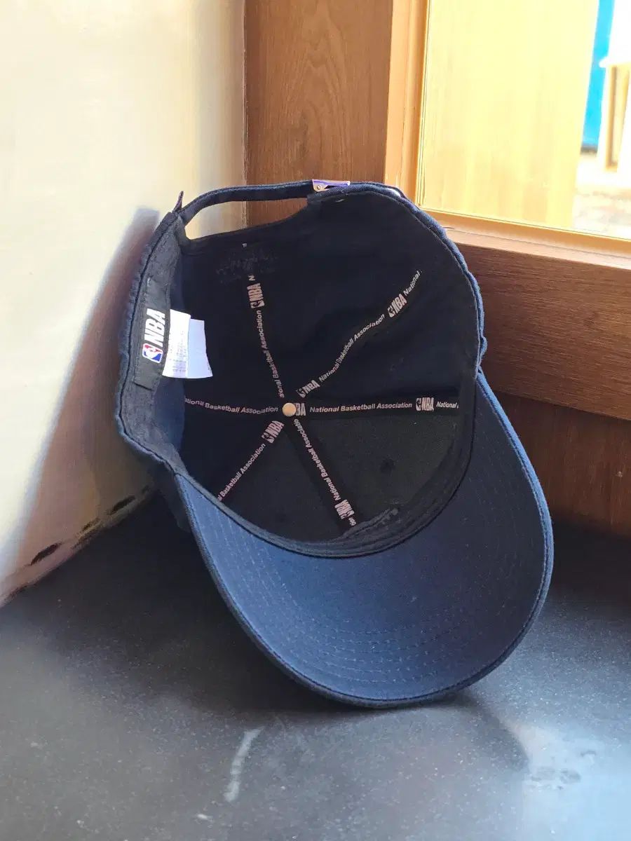 NBA NEW YORK NIX ベースボールキャップ ネイビー ロングバイザー