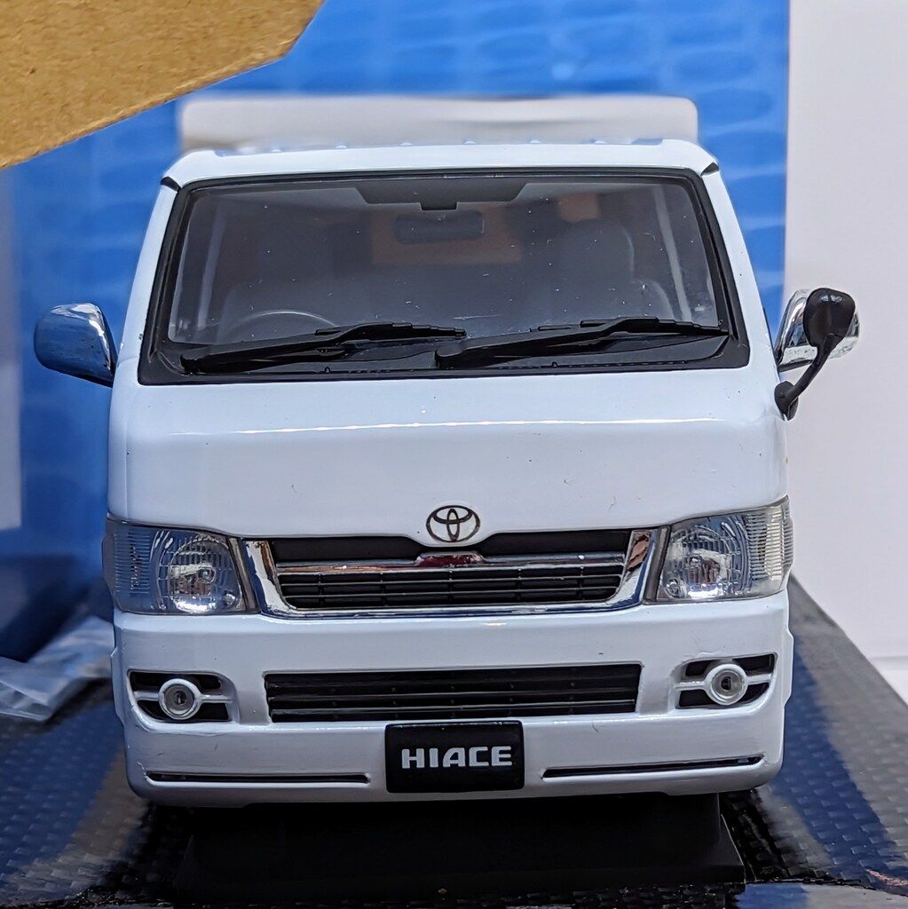DISM 1/24ダイキャストミニカー アオシマ 200系 HIACE SUPER GL 2004年