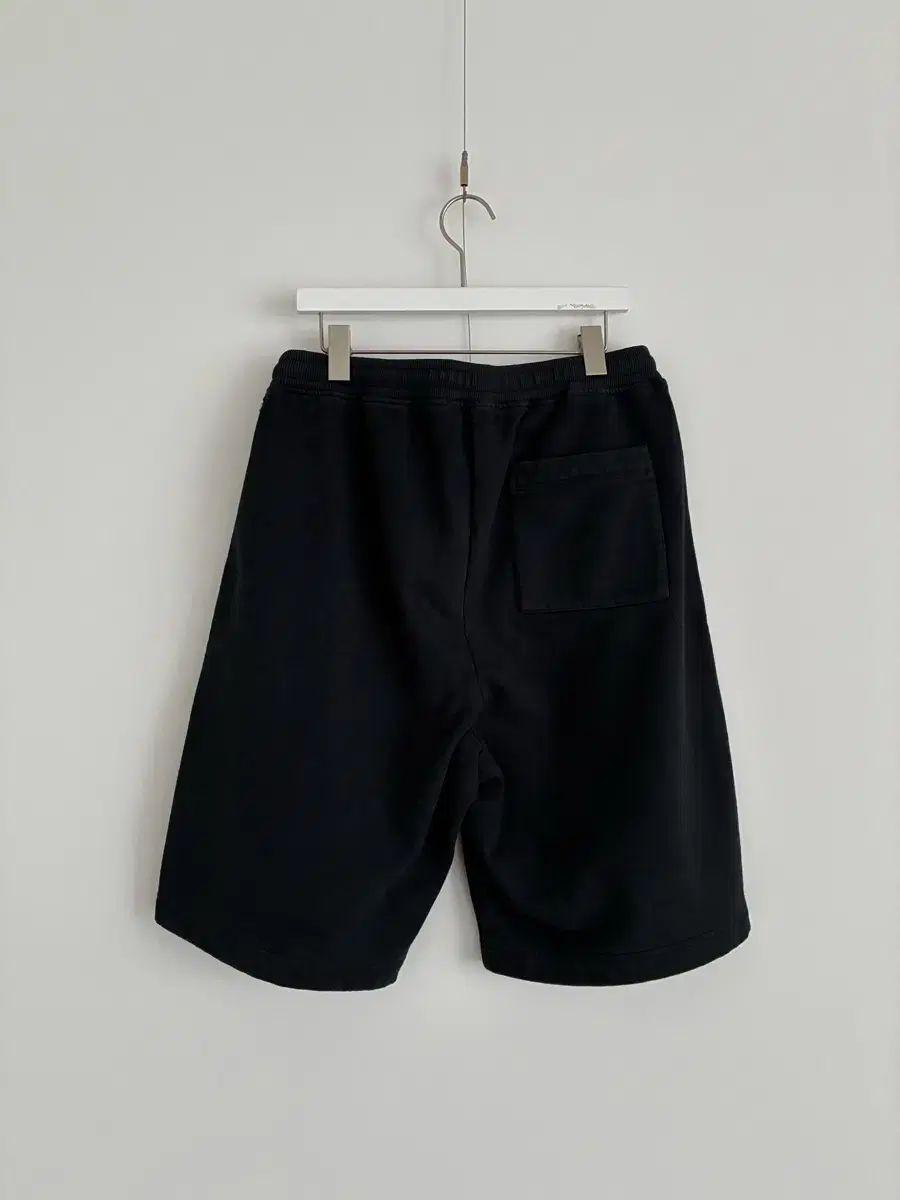 Acne Studios アクネストゥディオズ ブラック ハーフパンツ - メルカリ