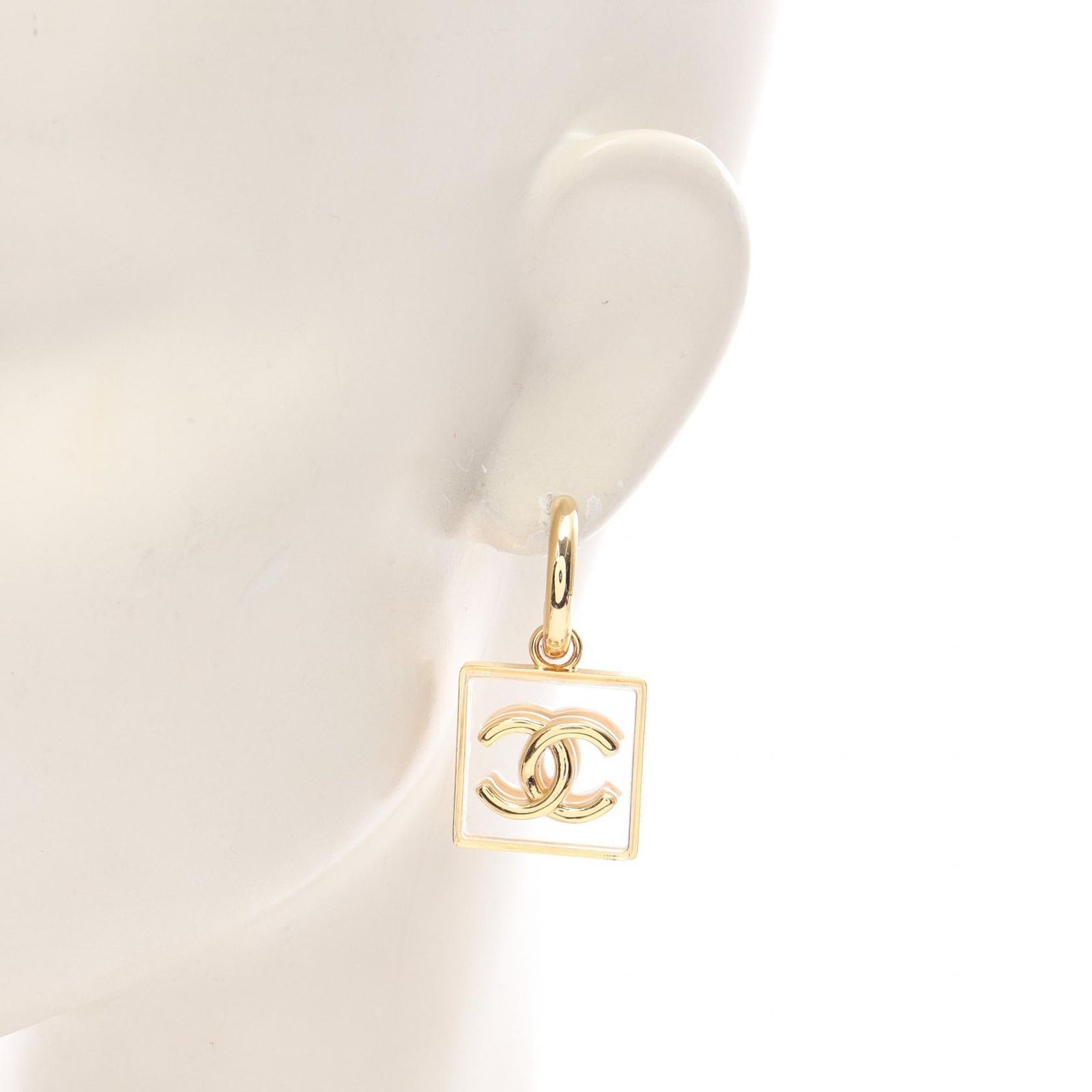 CHANEL シャネル ココマーク スクエア スイング フープ ピアス - メルカリ