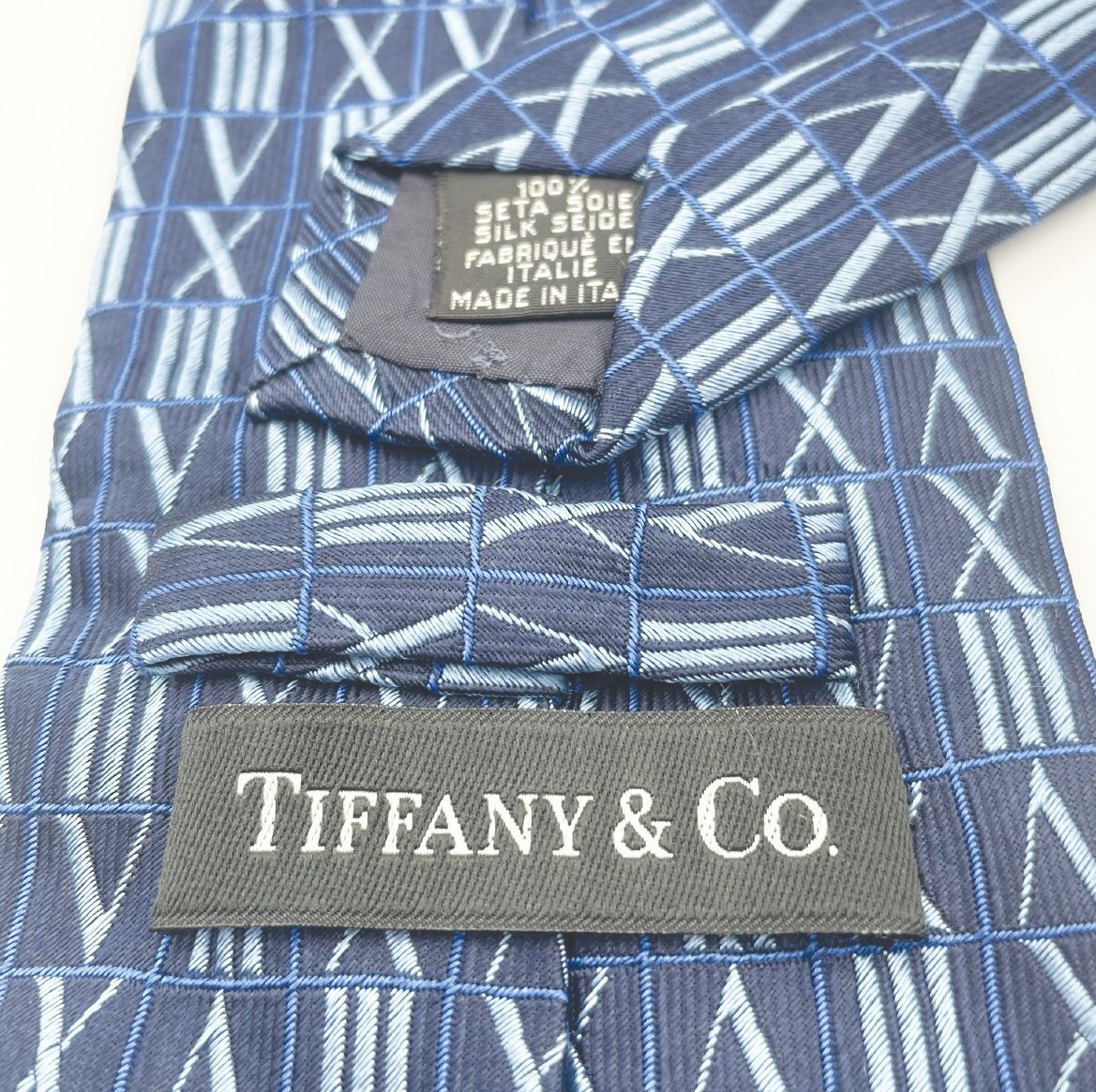 ✱TIFFANY & Co.（ティファニー）✱美品 ネクタイ 高級シルク 幾何学柄