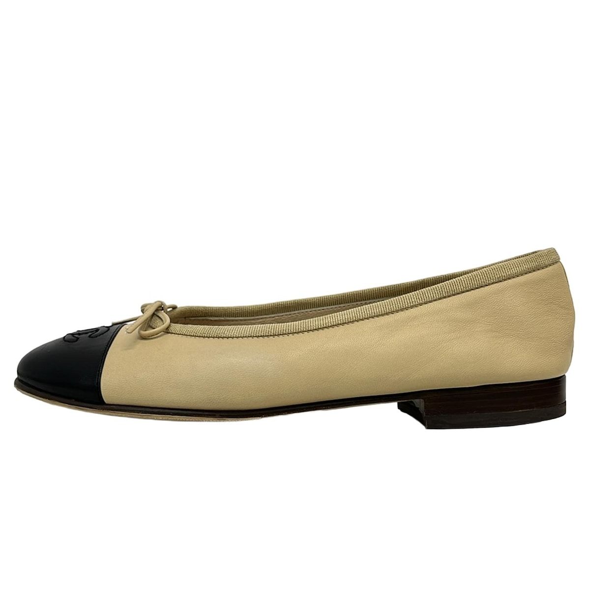 CHANEL(シャネル) パンプス 36 1/2 レディース - ベージュ×黒 リボン