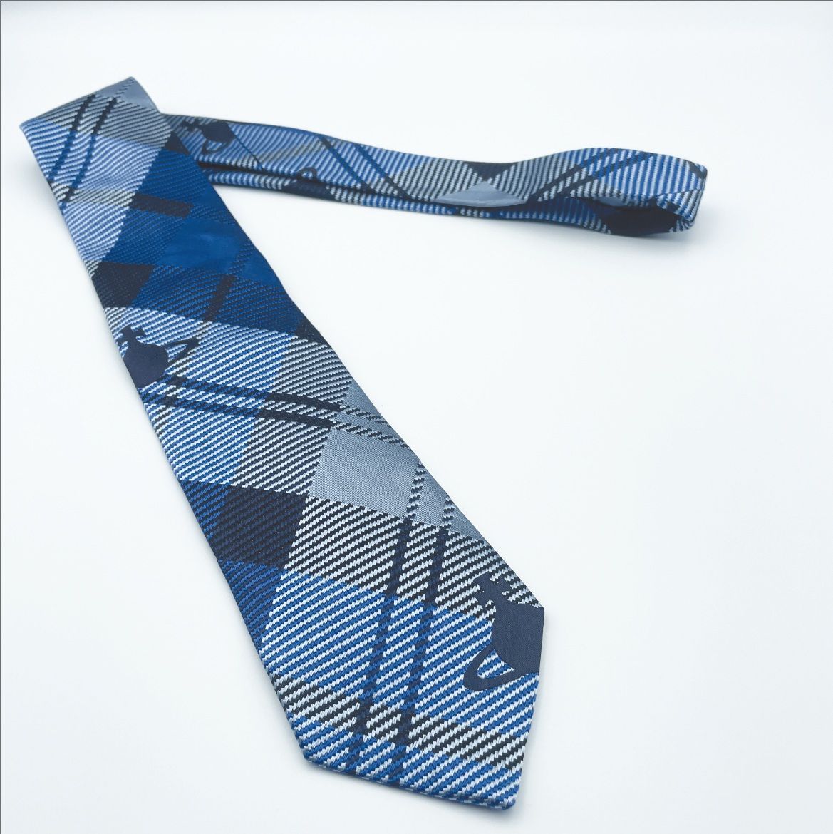 未使用級　Vivienne Westwood オーブ　総柄　シルク　ブルー ✱Vivienne Westwood（ヴィヴィアンウエストウッド）✱美品 ネクタイ