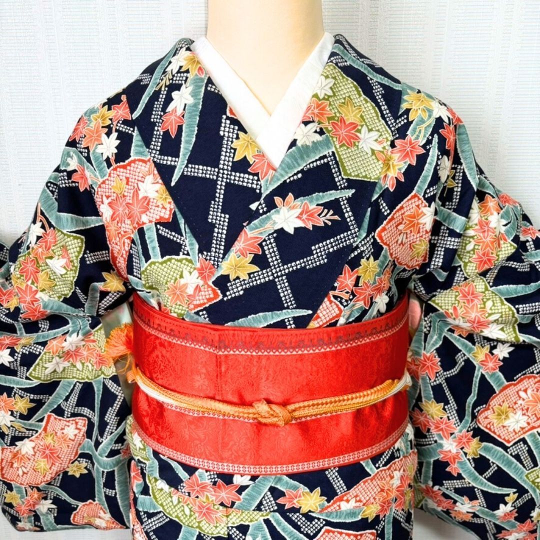 小紋　フルセット　着物　正絹　紬　格子模様　可愛い　リバーシブル 小紋 着物 フルセット 身丈161cm 正絹｜博多織 半幅帯付き｜レトロ柄