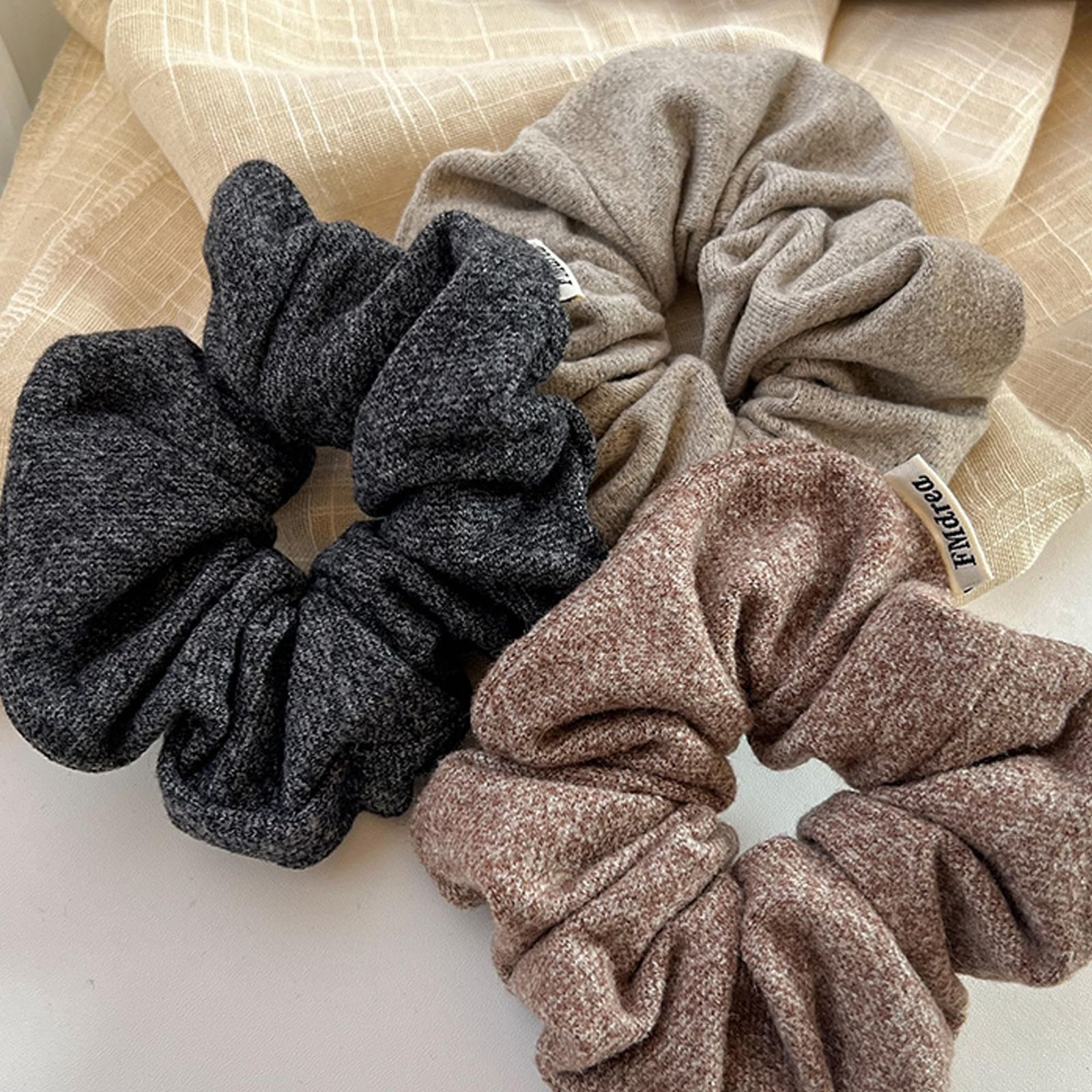 DELUXEFOX シュシュ ヘアゴム ボリューム 秋冬 大人 大きめ 髪ゴム