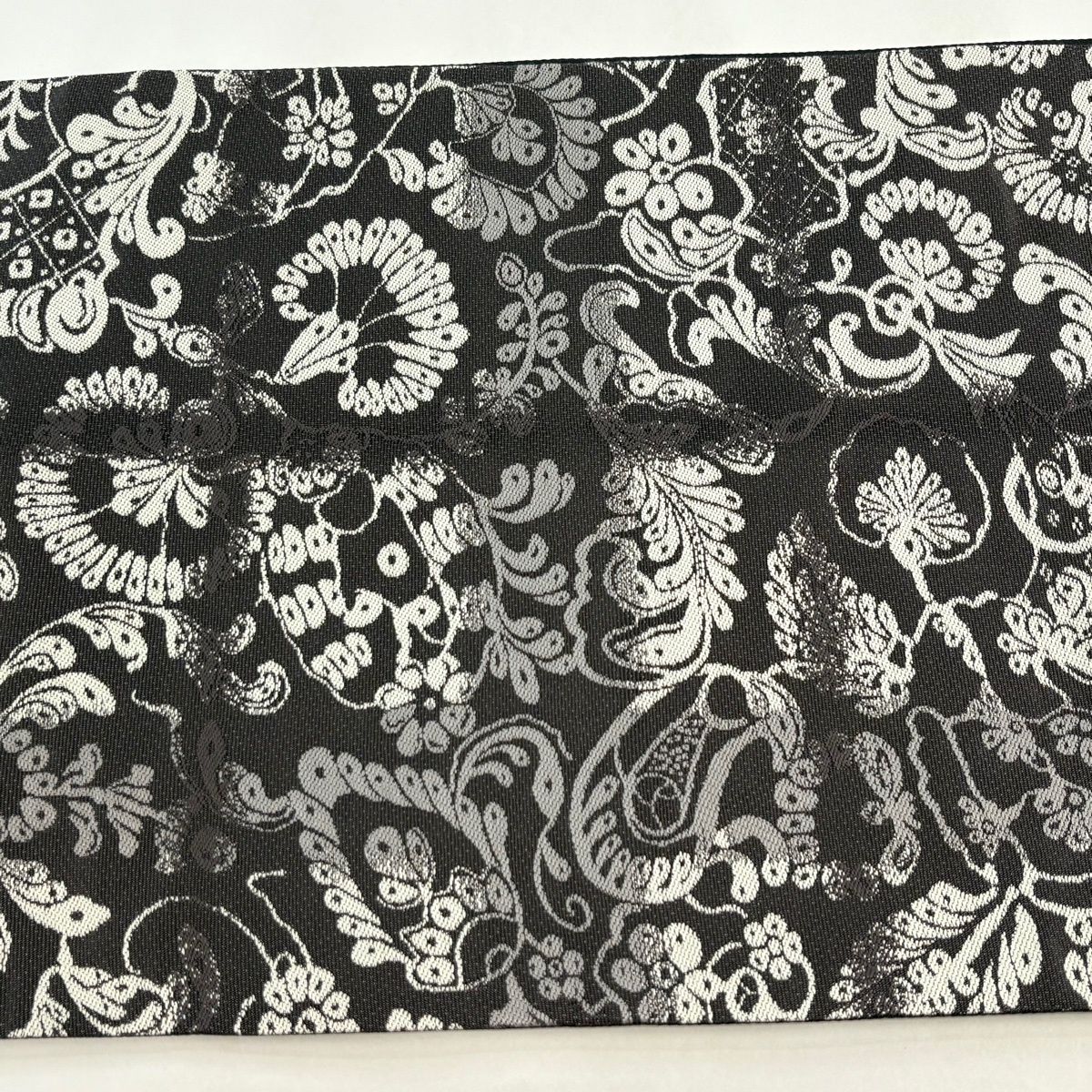 袋帯 名品 斉藤三才 落款 花唐草 幾何学 茶紫 六通 正絹 【中古