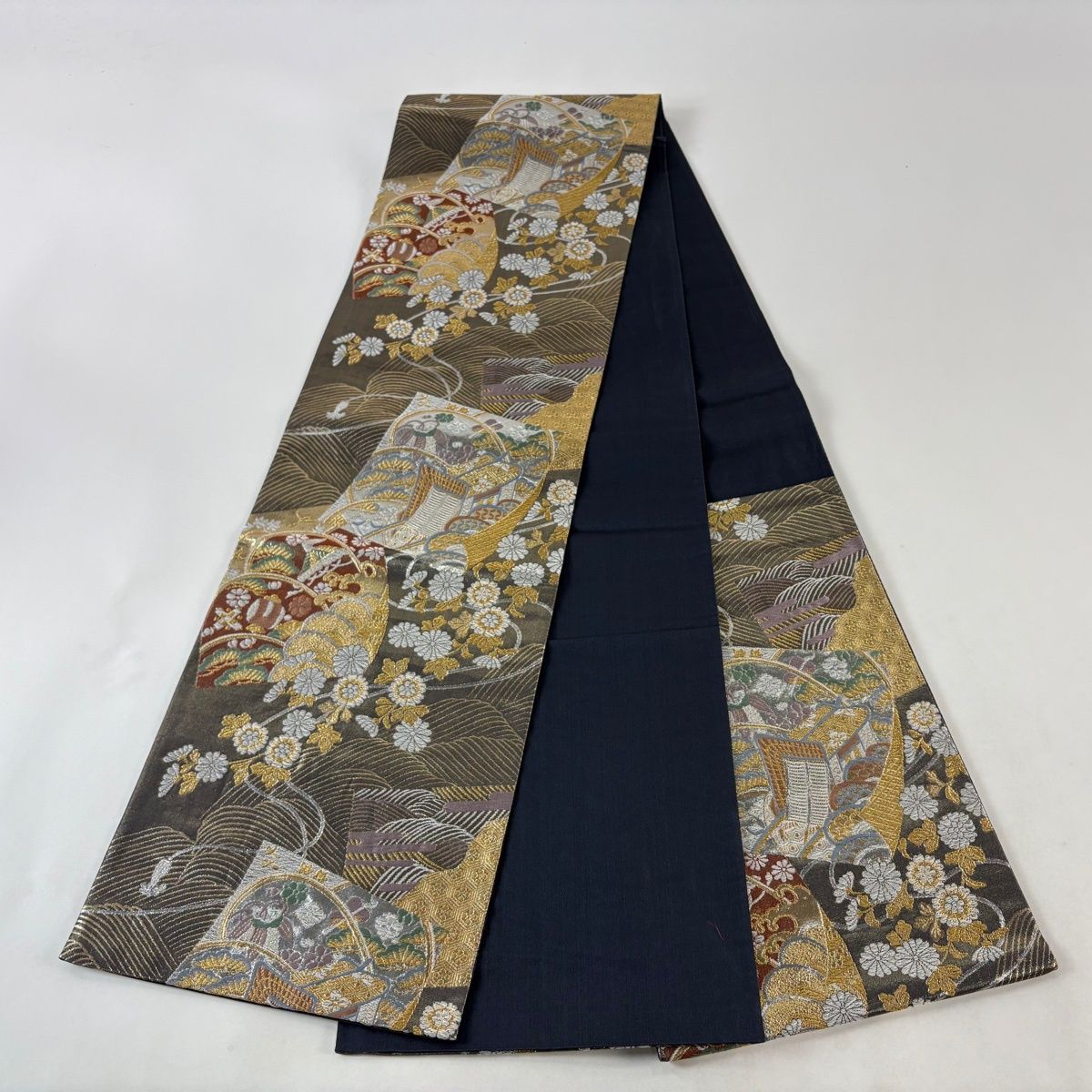 美品】 袋帯 秀品 御所車 宝づくし 金銀糸 箔 銀色 六通 正絹 【中古