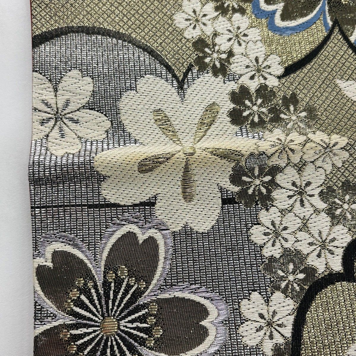 袋帯 秀品 振袖向き 桜 桜の花びら 金銀糸 箔 金色 六通 正絹 【中古