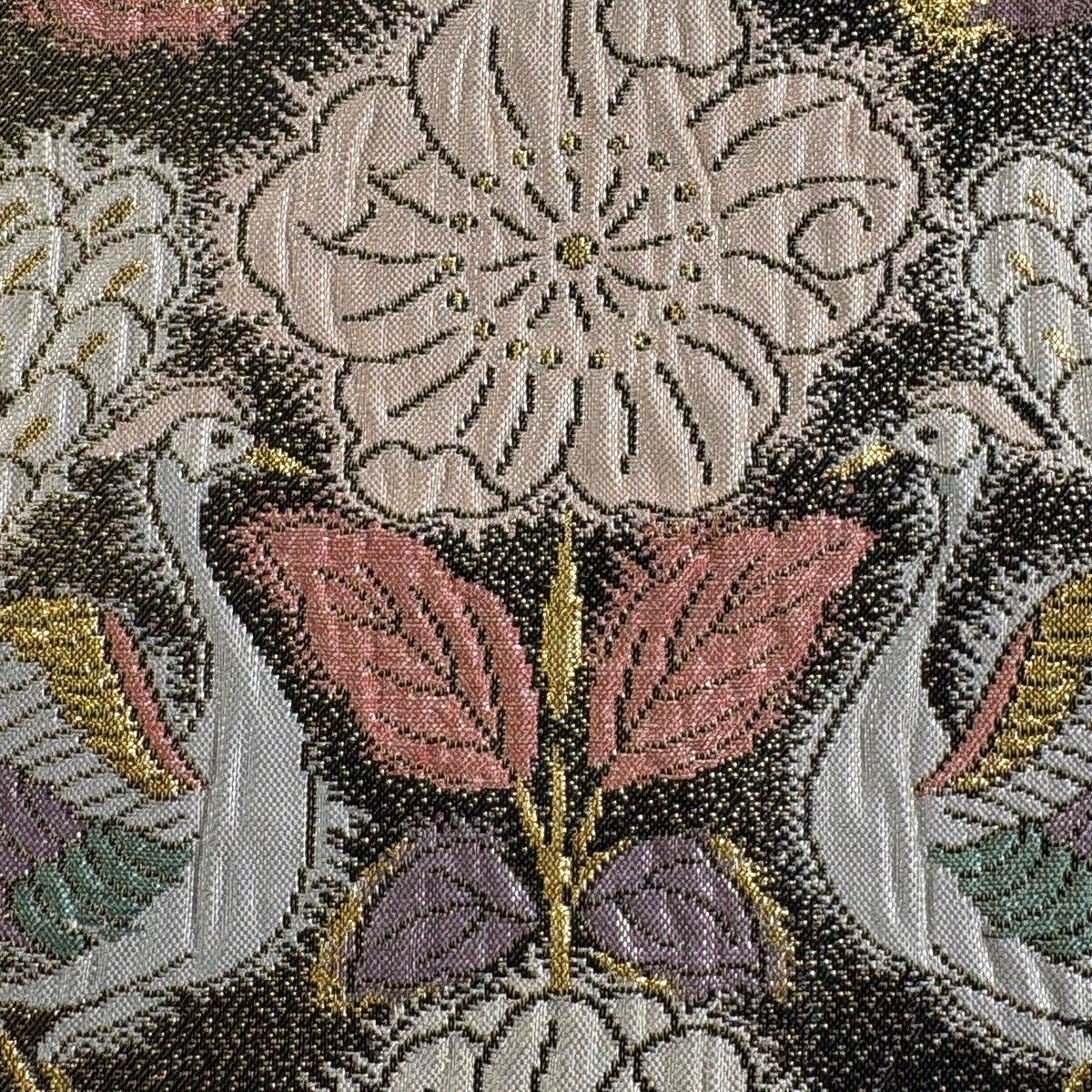 美品】 袋帯 秀品 向かい鳥文 草花 箔 ふくれ織 黒 六通 正絹 【中古