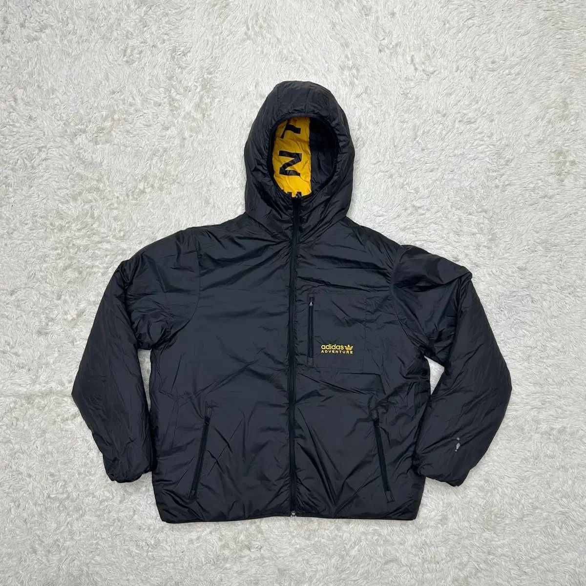 アディダス アドベンチャー リバーシブル ダウン (XL) - メルカリ