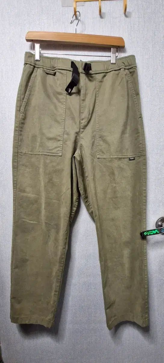 BLACK YAK ブラックヤク カーキ色 コットン パンツ ウエストゴム 32 34