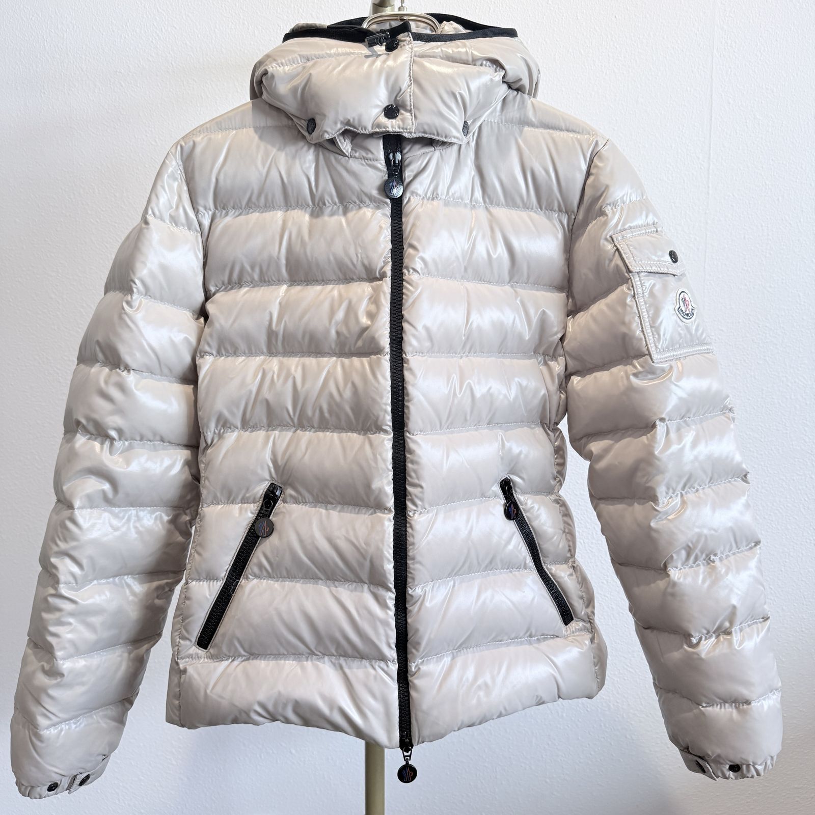 MONCLER（モンクレール） レディース フーデッド ダウンジャケット 