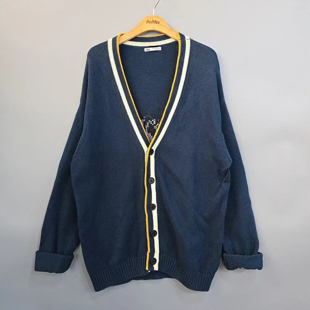 ZARA (ザラ) ディズニー ミッキー ニット カーディガン ネイビー L