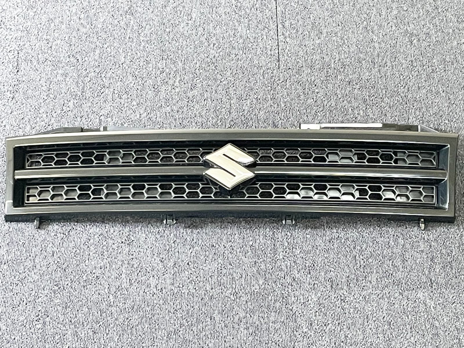 ︎送料無料！！︎【美品！！】スズキ JB23W ジムニー 純正 フロント