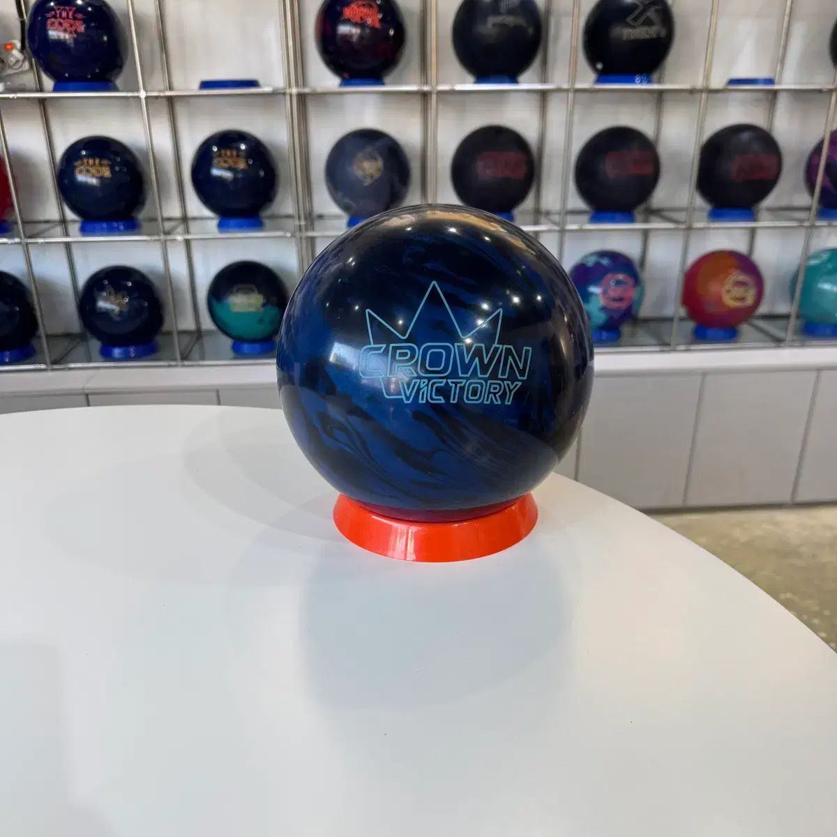 クラウンヴィクトリー(中古ボーリングボール)(おまけ付きリース加工