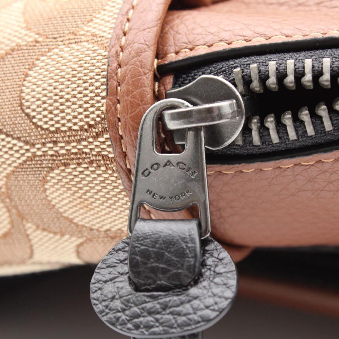 美品✨COACH リュック トンプソン シグネチャー ジャガード ブラウン COACH コーチ リュック トンプソン シグネチャー ジャガード ブラウン