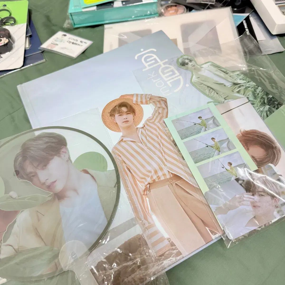 GOT7（ガットセブン）マーク PHOTOBOOK 写真集 GOT7 : - 0 YESASIA