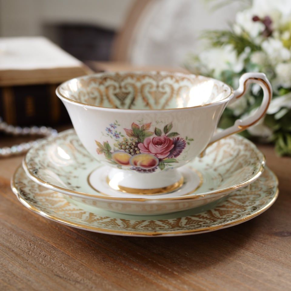 英国パラゴン 金彩果実文 フルーツ絵柄トリオ グリーン カップ