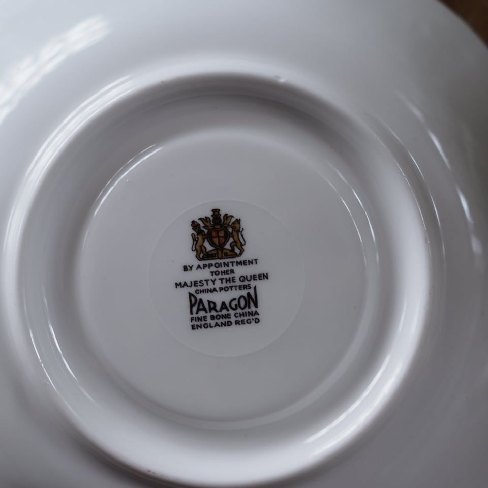 英国パラゴン 金彩果実文