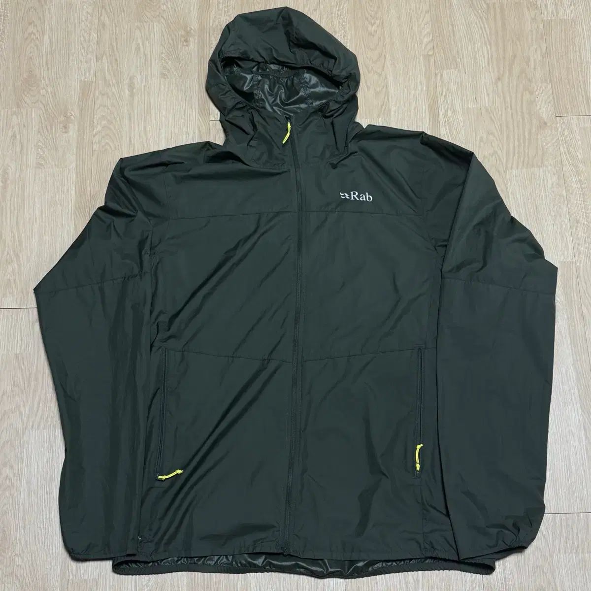 ラブ WIND AND WISH ウィンドブレーカー WHO LXL カーキ