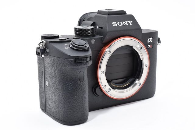 良品＞ SONY(ソニー) フルサイズ ミラーレス一眼カメラ α7RIII ボディ